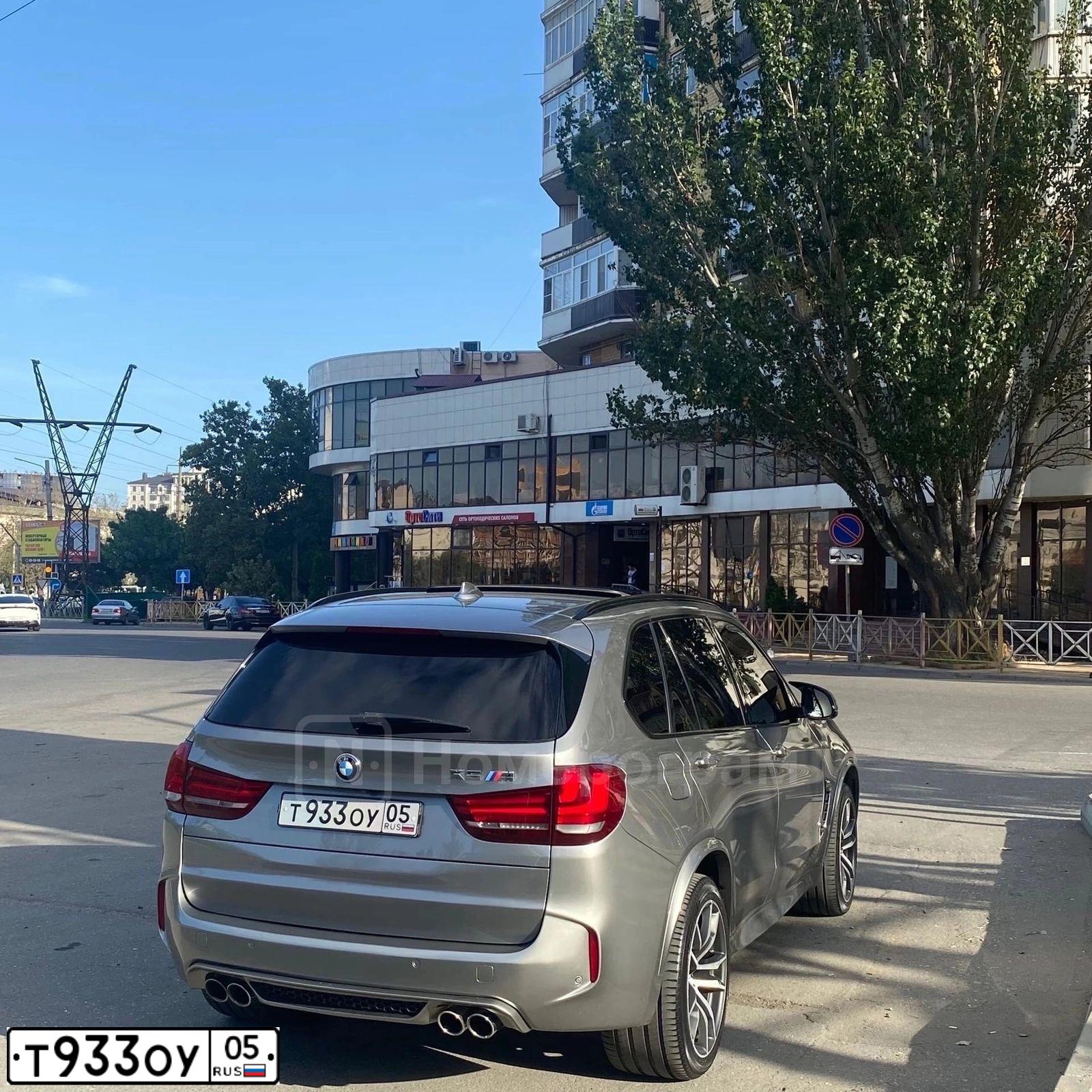 Фото автомобиля BMW X5M, 2015 — госномер Х027ОХ05. Цвет: СЕРЫЙ