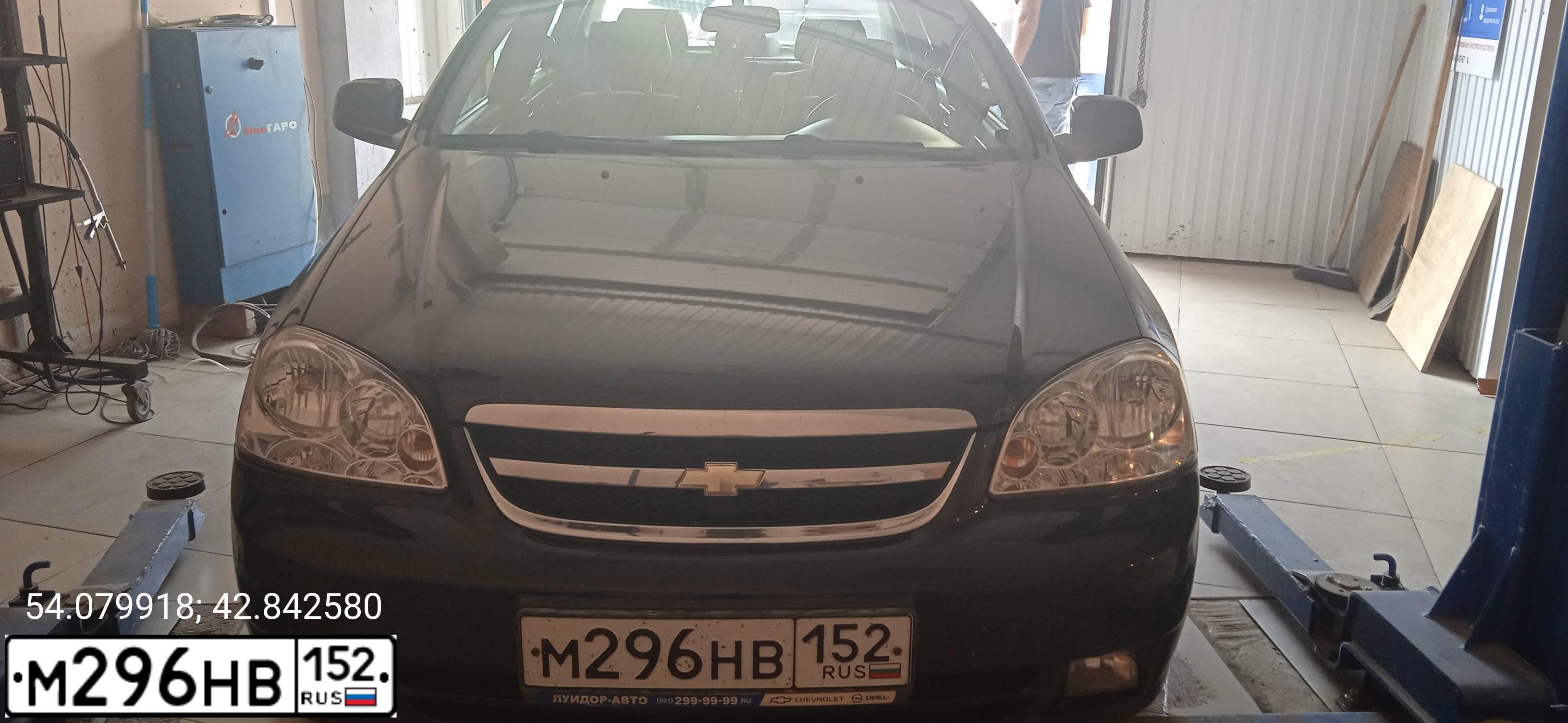 Фото автомобиля CHEVROLET LACETTI, 2010 — госномер М296НВ152. Цвет: ЧЕРНЫЙ