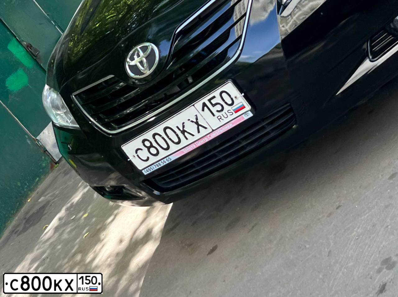 Фото автомобиля TOYOTA CAMRY, 2007 — госномер С800КХ150. Цвет: ЧЕРНЫЙ