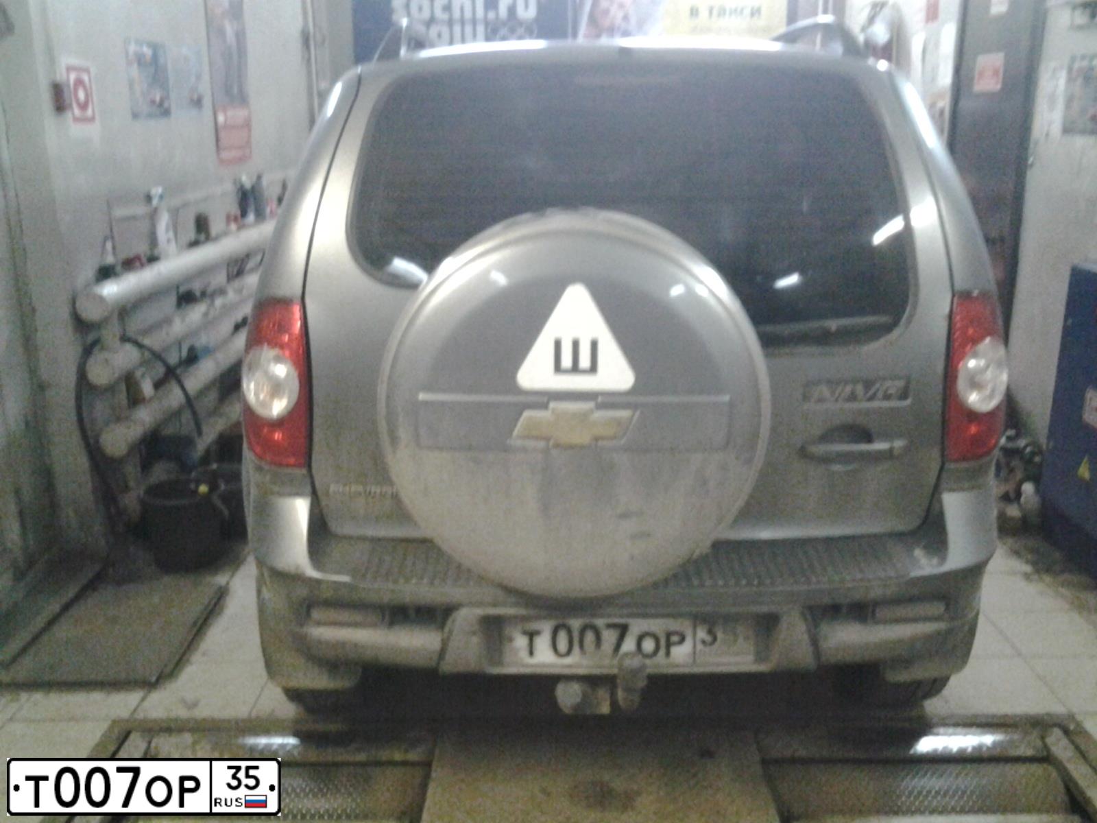 Фото автомобиля CHEVROLET NIVA, 2011 — госномер В723МР35