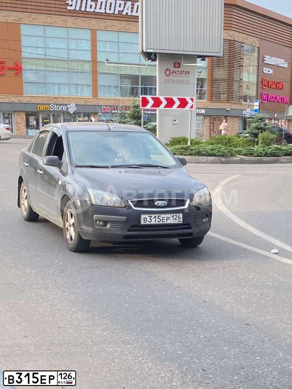 Фото автомобиля FORD FOCUS, 2006 — госномер В315ЕР126. Цвет: ЧЕРНЫЙ