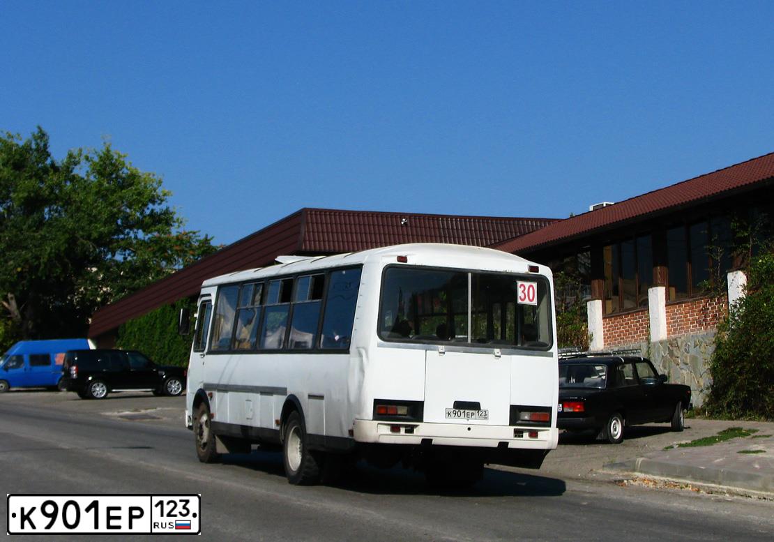 Фото автомобиля PAZ 4234, 2005 — госномер К901ЕР123. Цвет: Белый