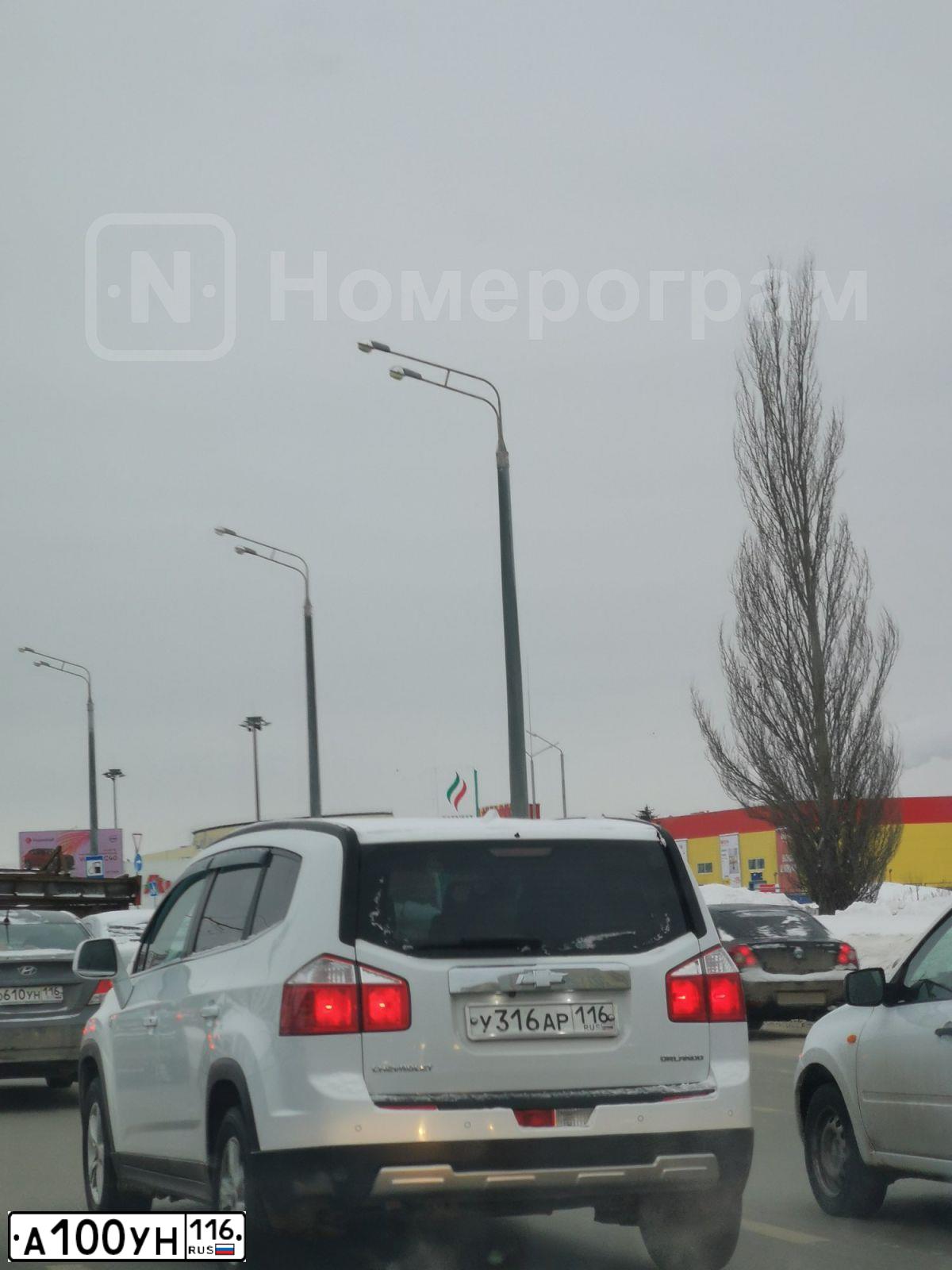 Фото автомобиля TOYOTA CAMRY, 2012 — госномер Е672МУ164. Цвет: ЧЕРНЫЙ