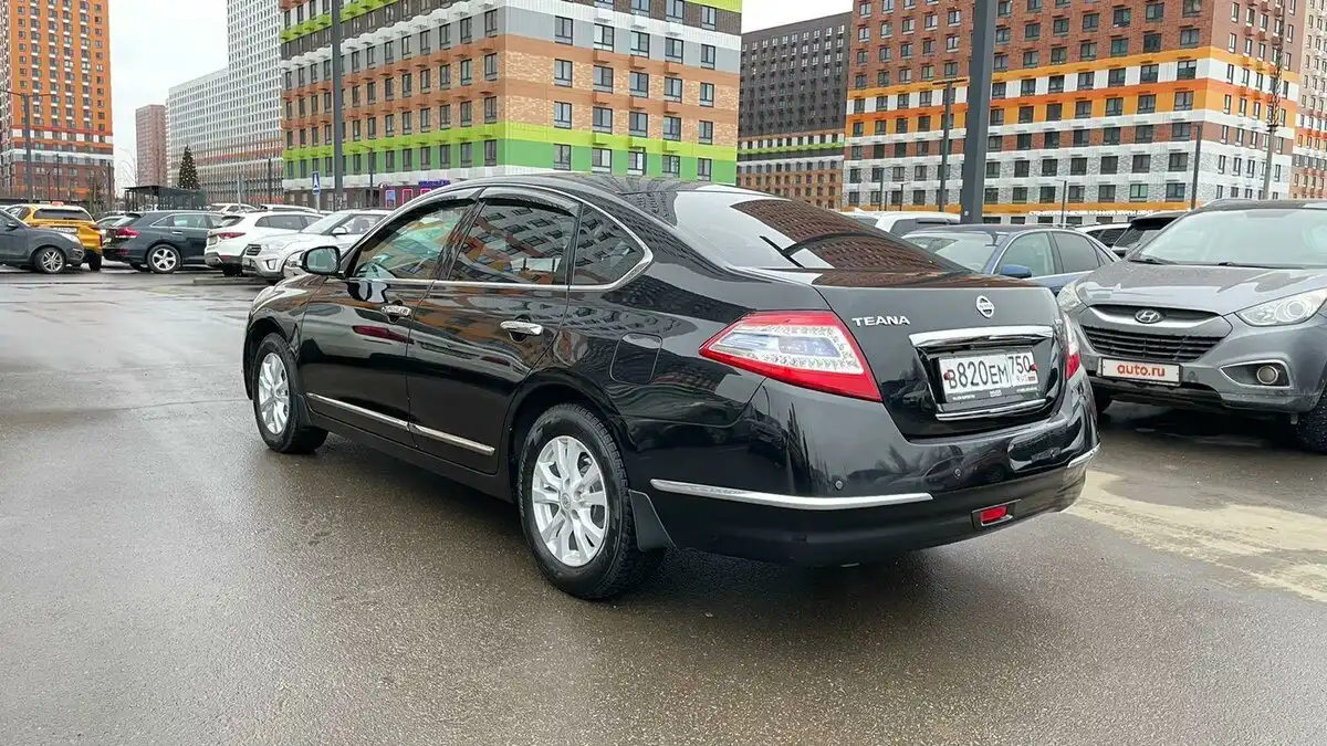 Фото автомобиля NISSAN TEANA, 2013 — госномер Е845ЕН550. Цвет: ЧЕРНЫЙ