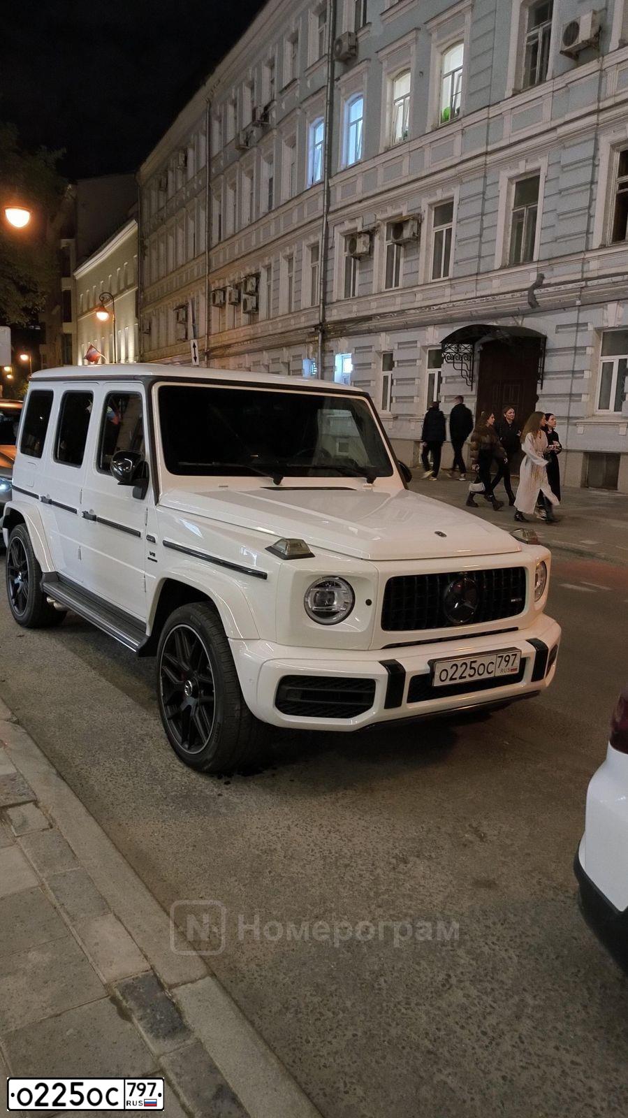 Фото автомобиля МЕРСЕДЕС-БЕНЦ AMG G 63, 2022 — госномер О225ОС797. Цвет: Белый