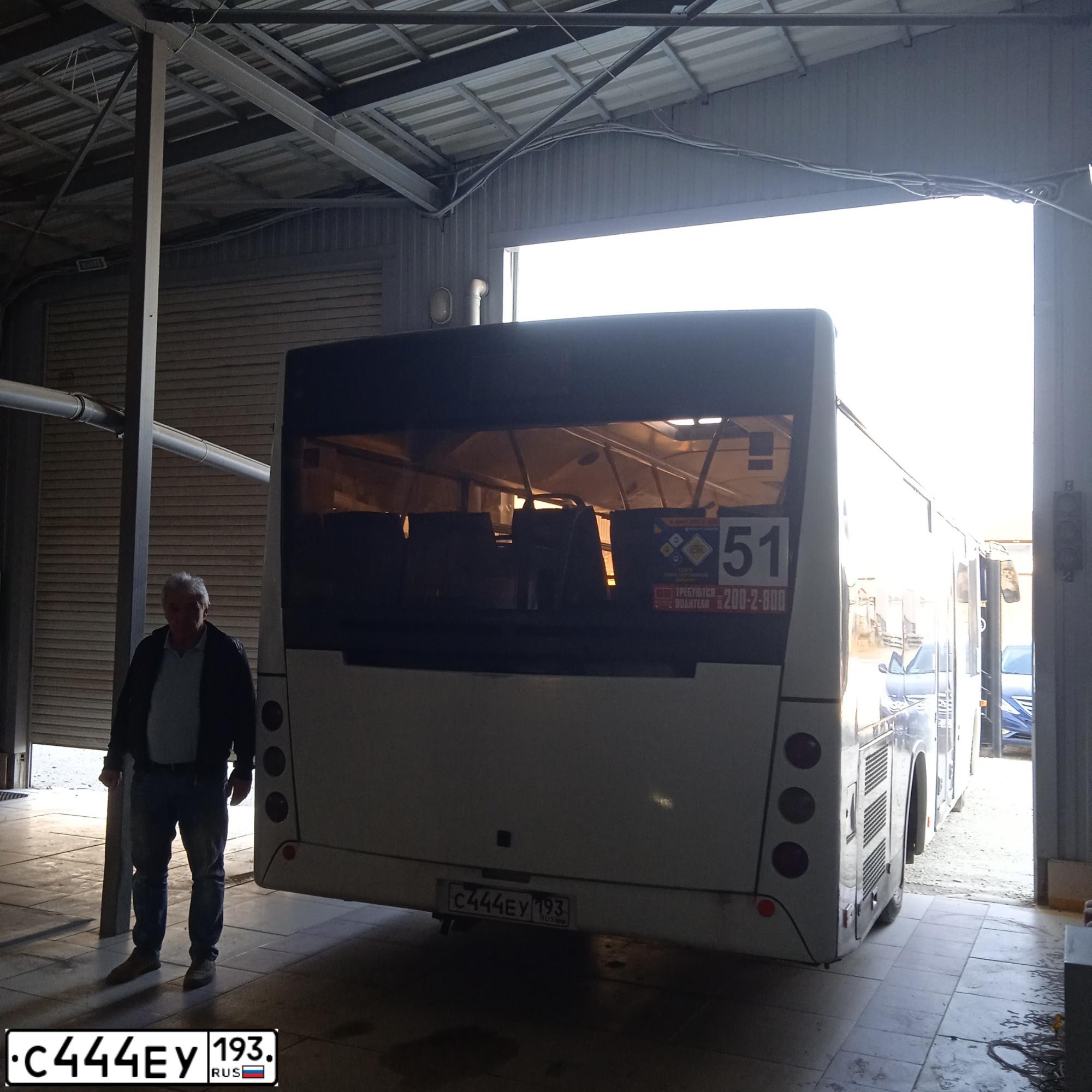 Фото автомобиля MAZ 206 - 226, 2013 — госномер С444ЕУ193. Цвет: Белый