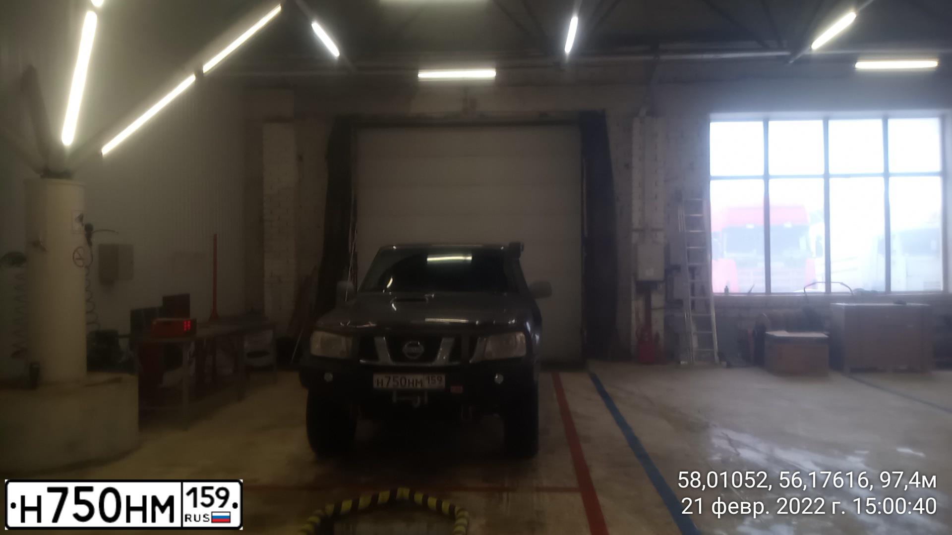 Фото автомобиля NISSAN PATROL, 2007 — госномер Х400ОТ59. Цвет: СЕРЫЙ