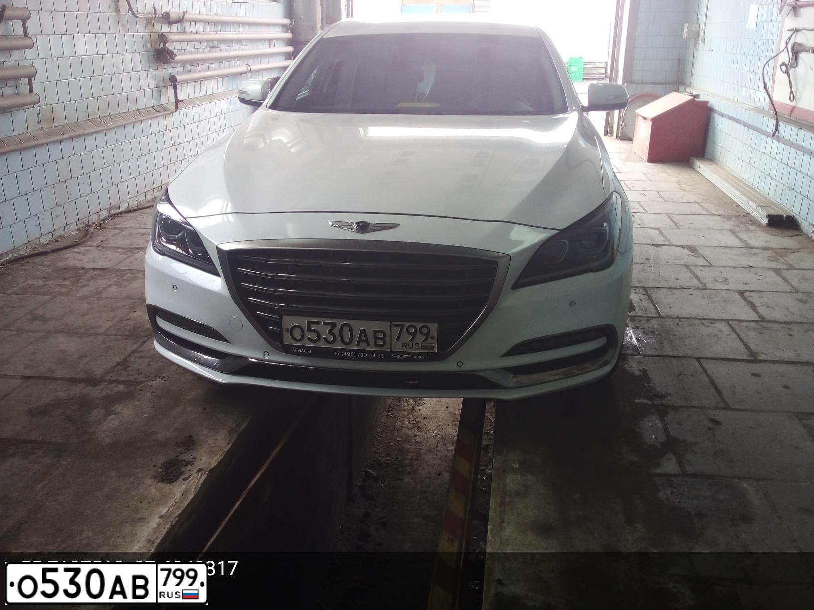 Фото автомобиля HYUNDAI GENESIS, 2017 — госномер С922КК799. Цвет: Белый
