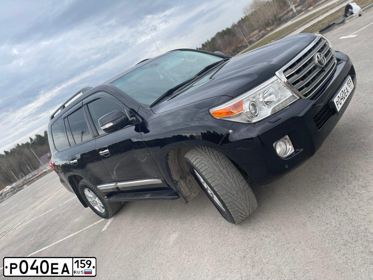 Фото автомобиля TOYOTA LANDCRUISER 200, 2012 — госномер К777МВ102. Цвет: ЧЕРНЫЙ