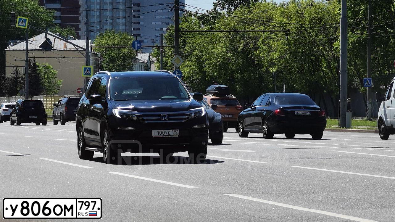Фото автомобиля MERCEDES E-KLASSE, 2019 — госномер У806ОМ797. Цвет: ЧЕРНЫЙ