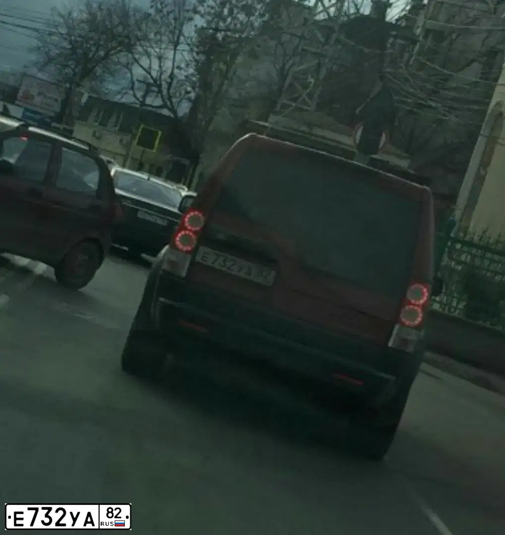 Фото автомобиля LANDROVER DISCOVERY, 2007 — госномер О707ВТ50. Цвет: КРАСНЫЙ ТЕМНЫЙ