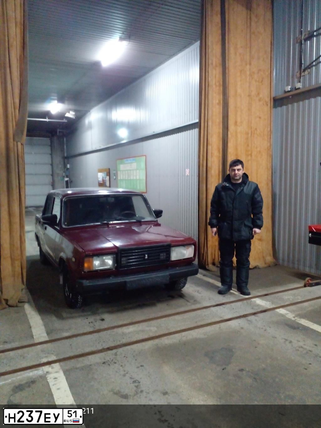 Фото автомобиля LADA 2107, 2008 — госномер В138НН51. Цвет: ВИШНЕВЫЙ