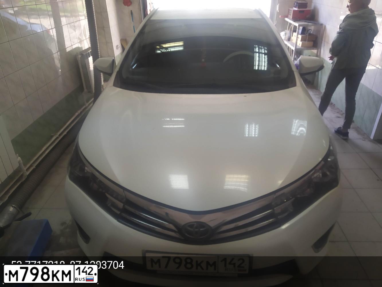 Фото автомобиля TOYOTA COROLLA, 2013 — госномер М798КМ142. Цвет: Белый