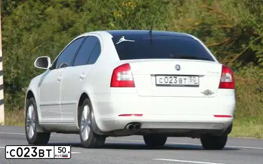 Фото автомобиля SKODA OCTAVIA, 2012 — госномер С023ВТ50. Цвет: БЕЛЫЙ