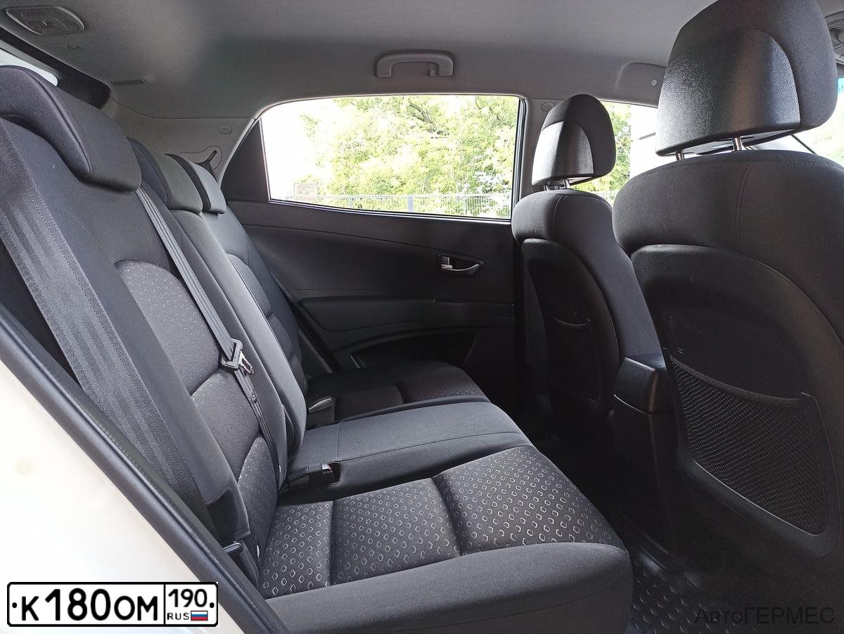 Фото автомобиля SSANGYONG ACTYON, 2011 — госномер В644МЕ790. Цвет: Белый