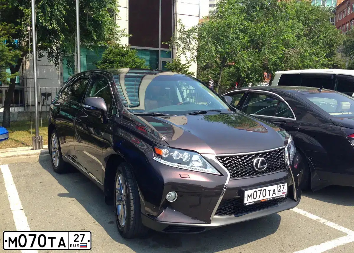 Фото автомобиля LEXUS RX, 2016 — госномер О070ОО27. Цвет: ТЕМНО СИНИЙ