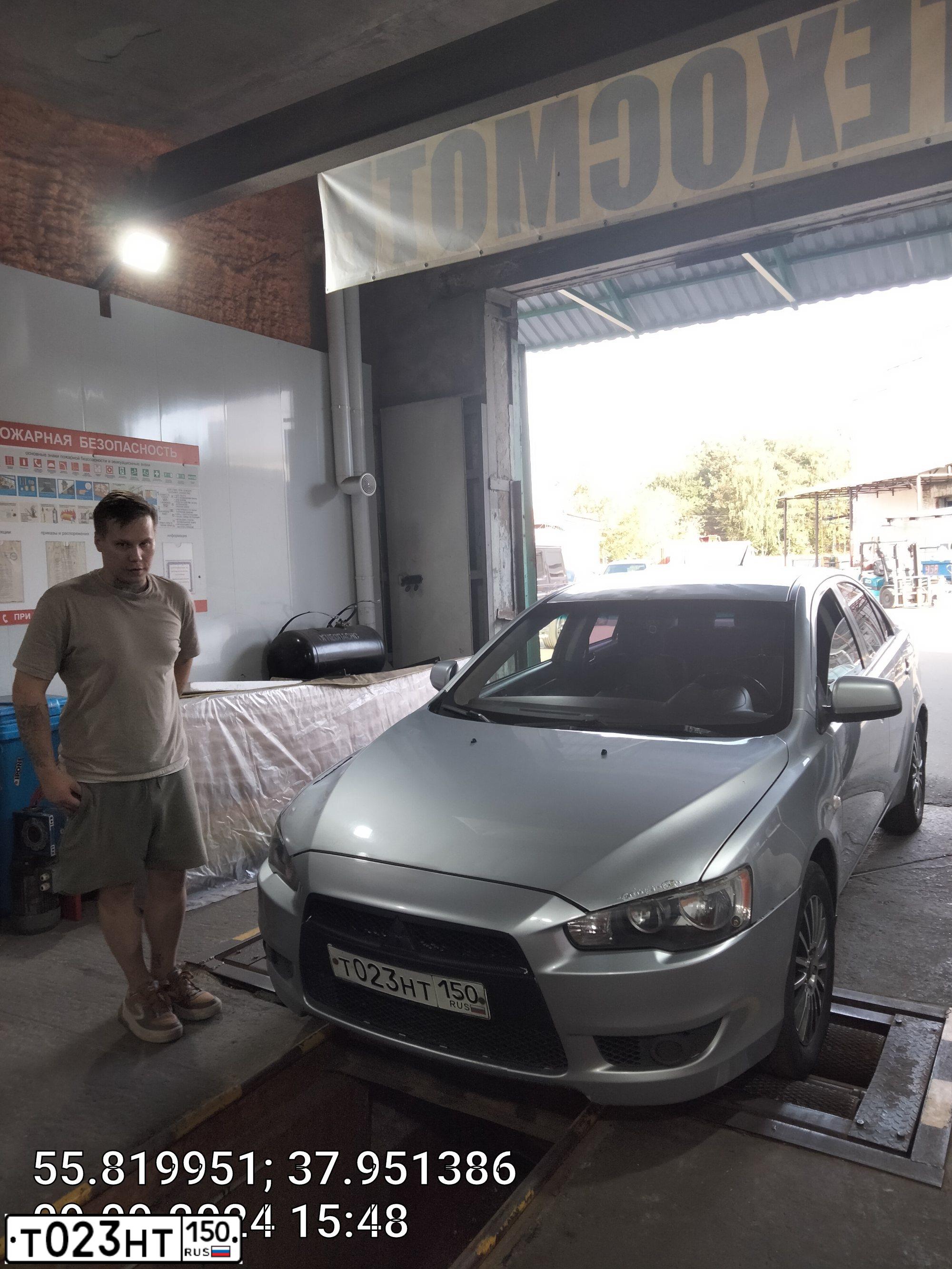 Фото автомобиля MITSUBISHI LANCER, 2007 — госномер У997ОА48. Цвет: СЕРЕБРИСТЫЙ