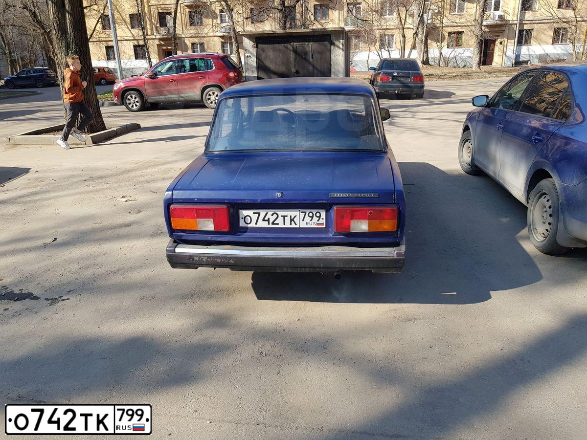 Фото автомобиля LADA 2105 LADA, 1999 — госномер О742ТК799. Цвет: синий