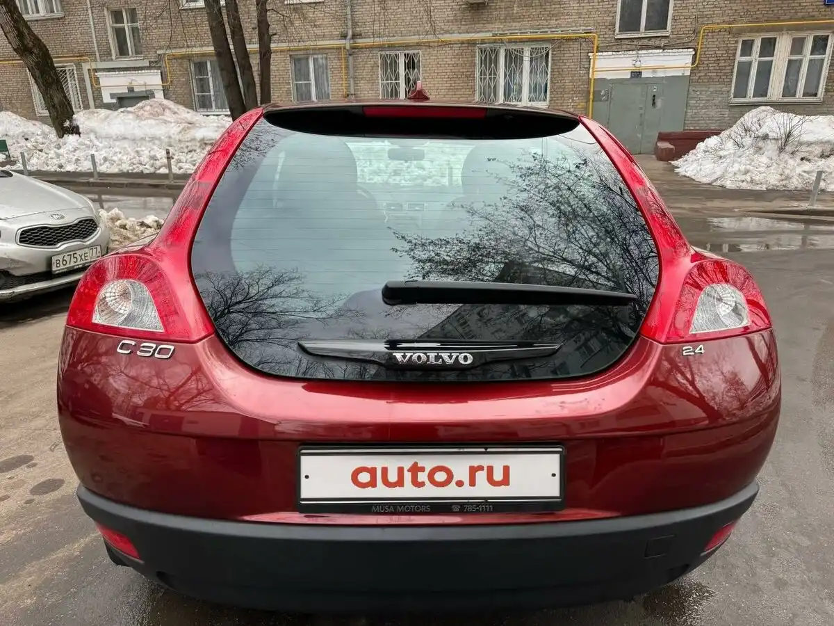 Фото автомобиля KIA CEE'D, 2012 — госномер В675ХЕ77. Цвет: СЕРЫЙ