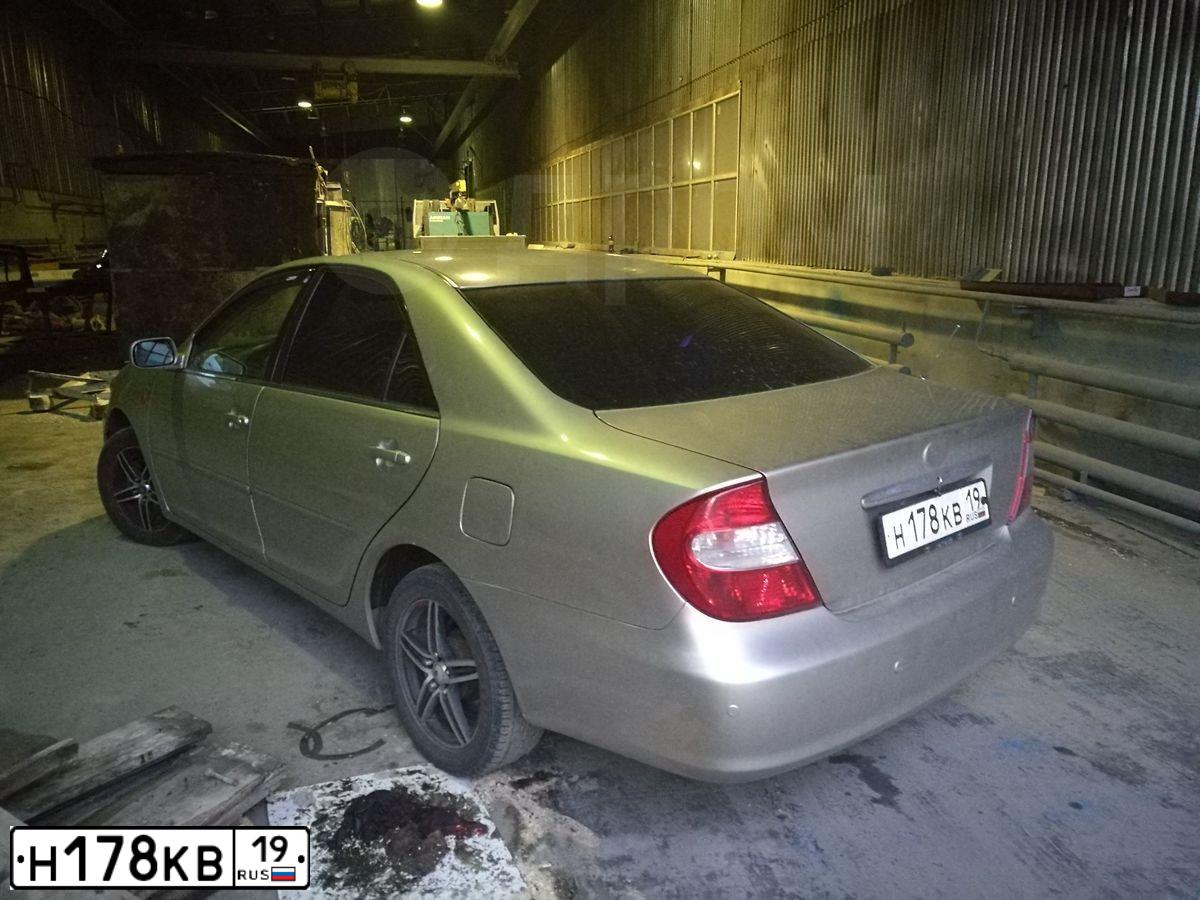 Фото автомобиля TOYOTA CAMRY, 2004 — госномер О216ТК124