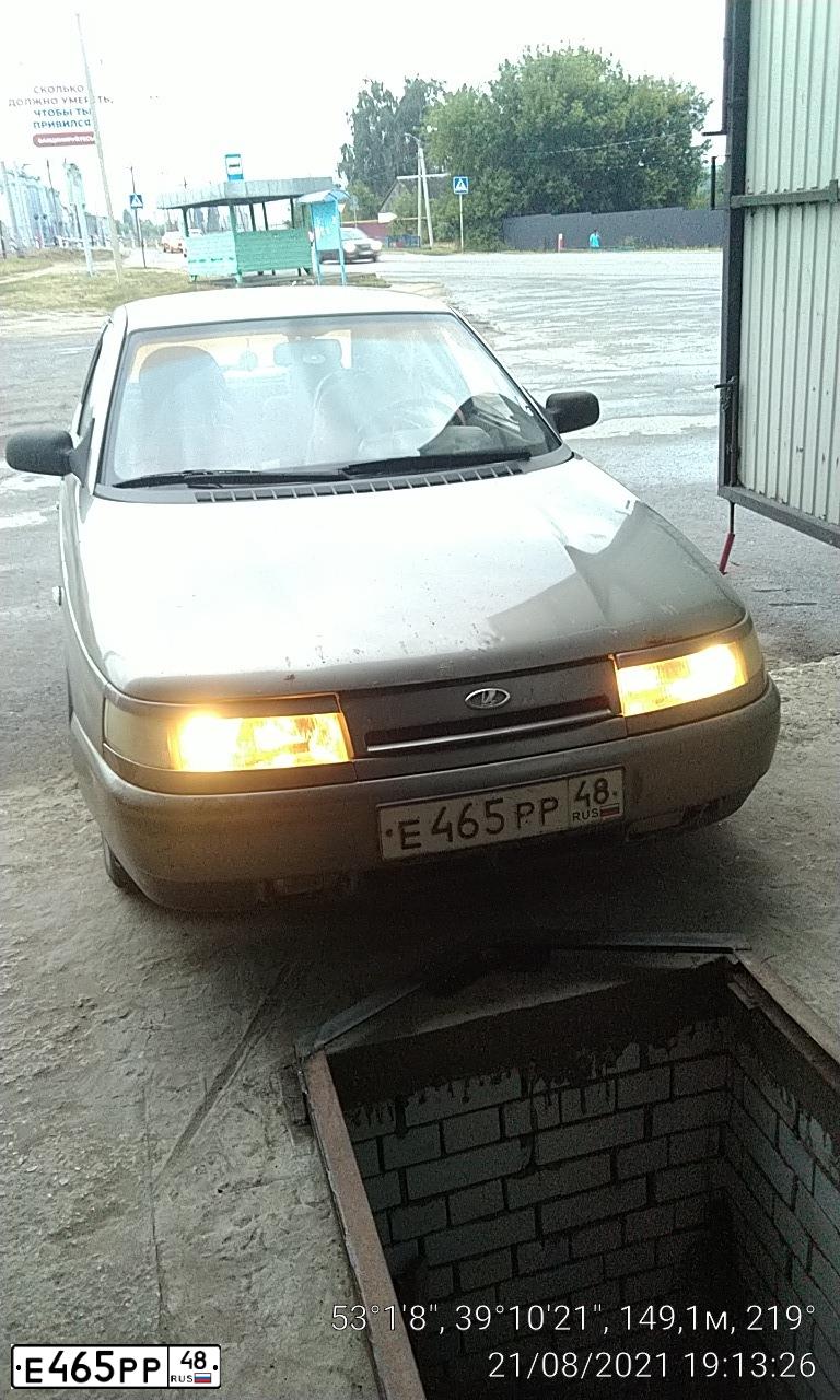 Фото автомобиля LADA 2110, 1999 — госномер Е465РР48. Цвет: СЕРЕБР.СЕРО-ЗЕЛ