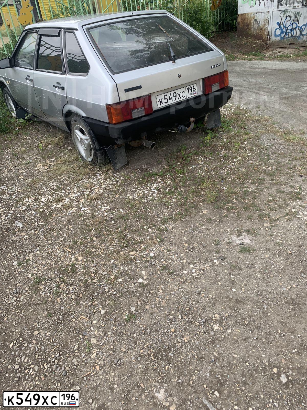 Фото автомобиля LADA 2109 SAMARA, 2003 — госномер К549ХС196. Цвет: СВЕТЛО-СЕРЫЙ