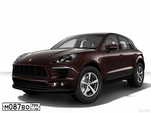 Фото автомобиля PORSCHE MACAN, 2017 — госномер О735РР799. Цвет: Коричневый
