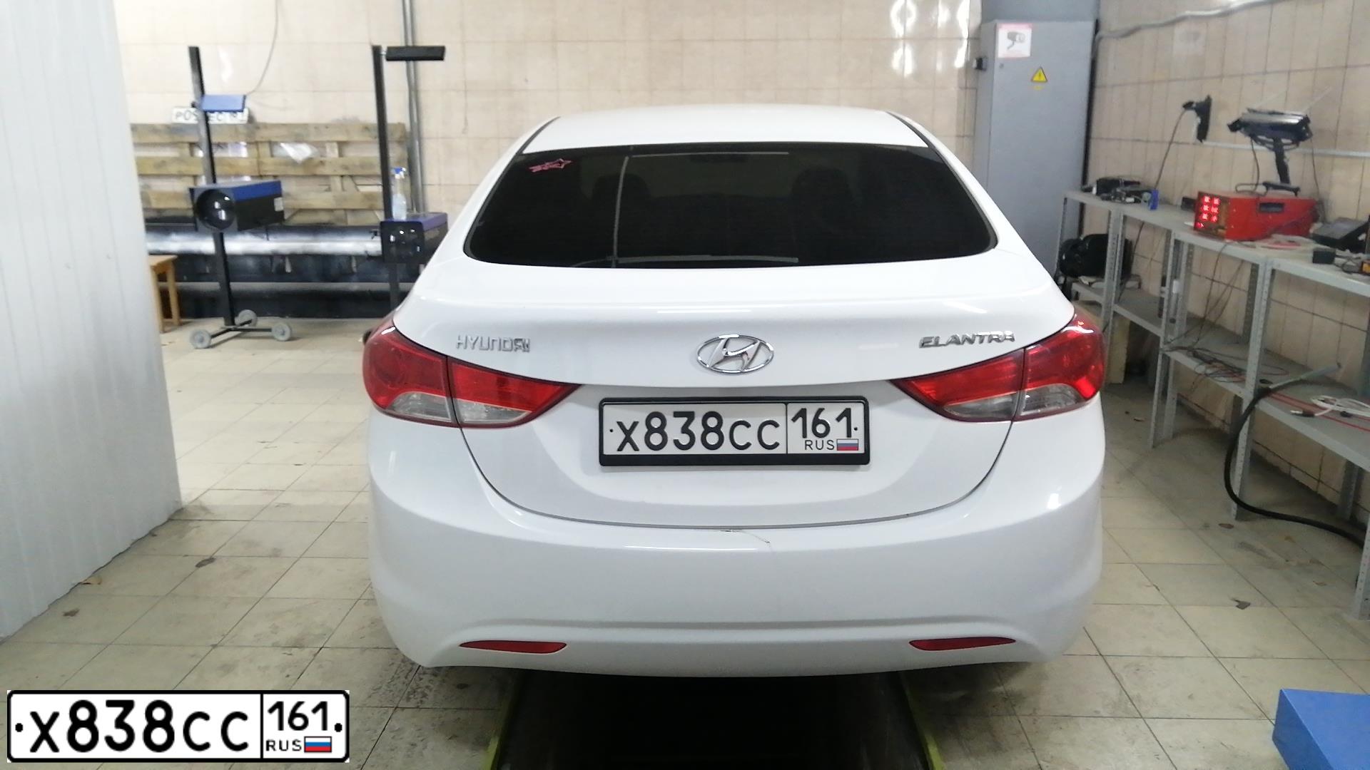 Фото автомобиля HYUNDAI ELANTRA, 2013 — госномер Х838СС161. Цвет: Белый