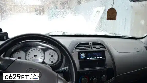 Фото автомобиля TAGAZ TINGO, 2008 — госномер О629ЕТ174. Цвет: ЧЕРНЫЙ
