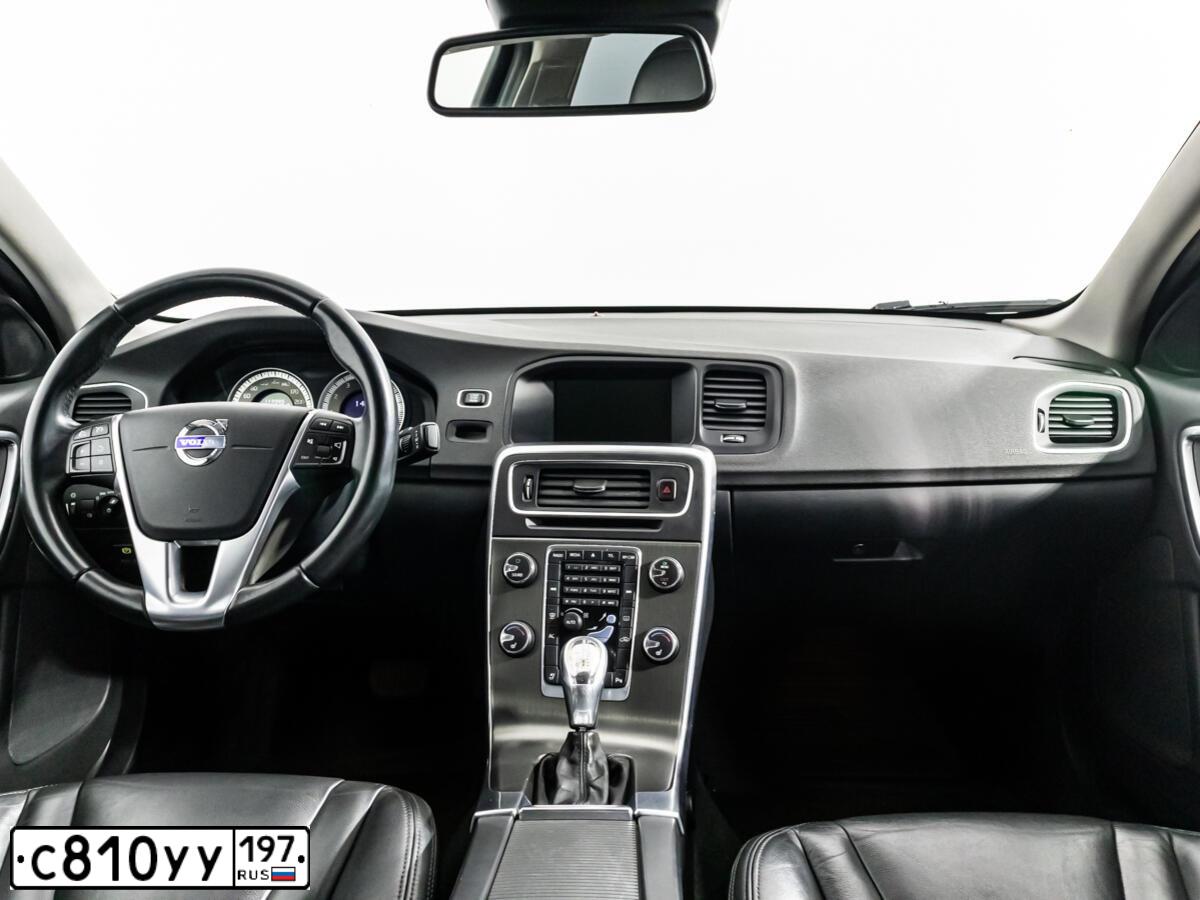 Фото автомобиля VOLVO S60, 2012 — госномер Н424УВ198. Цвет: ТЕМНО-КОРИЧНЕВЫЙ