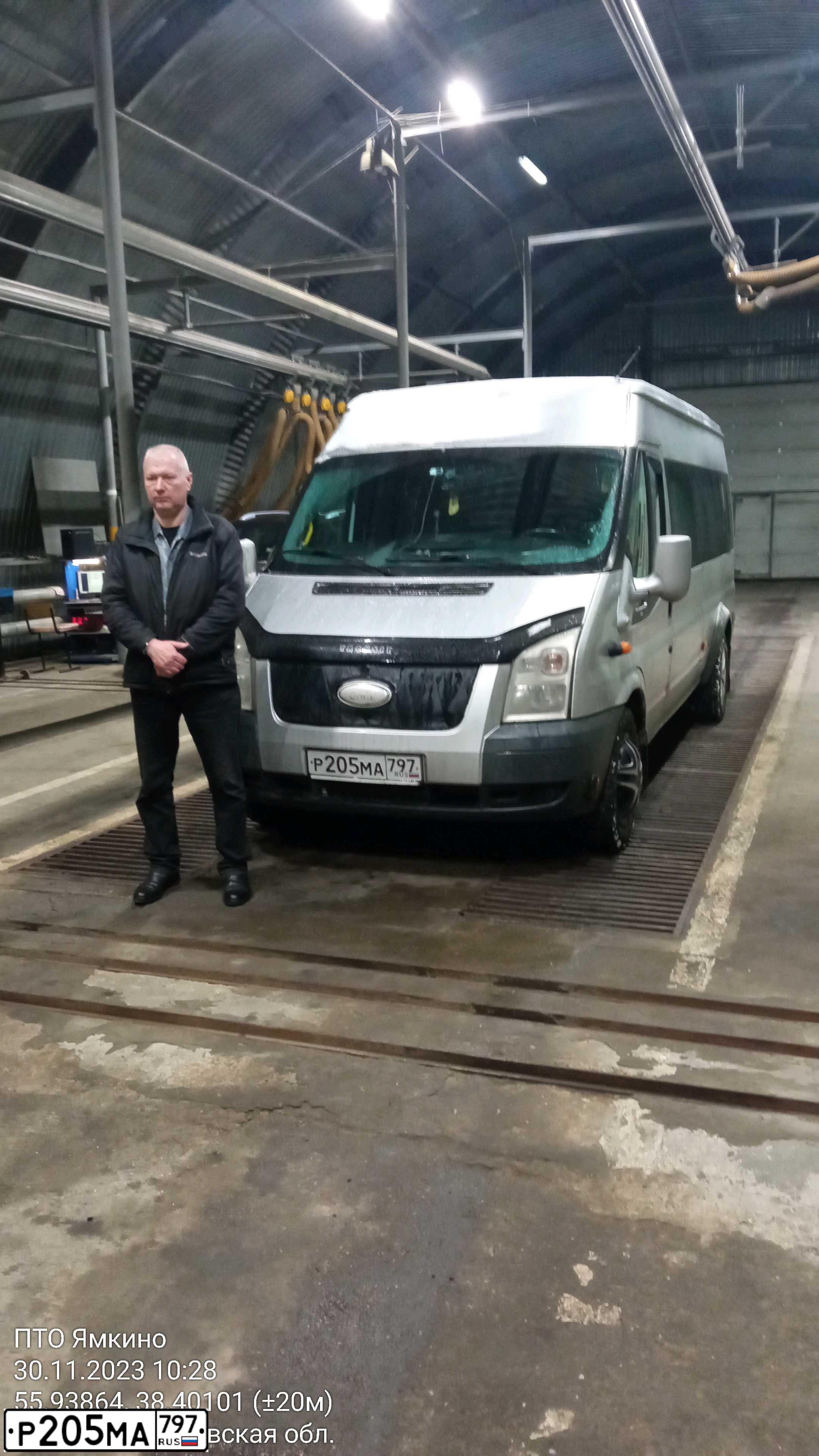 Фото автомобиля FORD TRANSIT, 2007 — госномер О580ЕР40. Цвет: СЕРЕБРИСТЫЙ