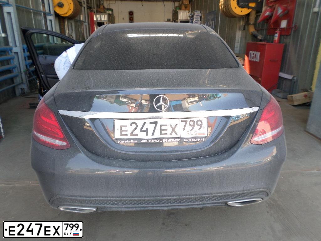 Фото автомобиля MERCEDES C-KLASSE, 2017 — госномер Е247ЕХ799. Цвет: ЧЕРНЫЙ