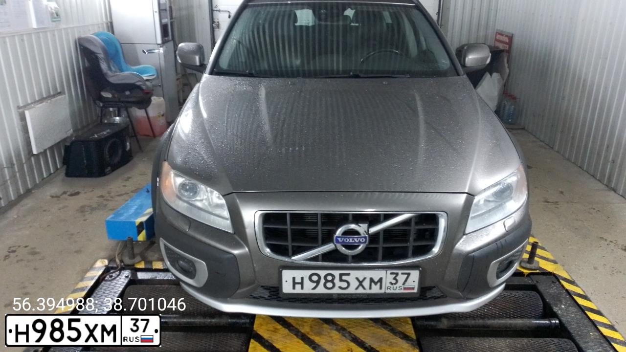Фото автомобиля VOLVO XC70, 2012 — госномер М135ТН33. Цвет: СВЕТЛО-КОРИЧНЕВЫЙ