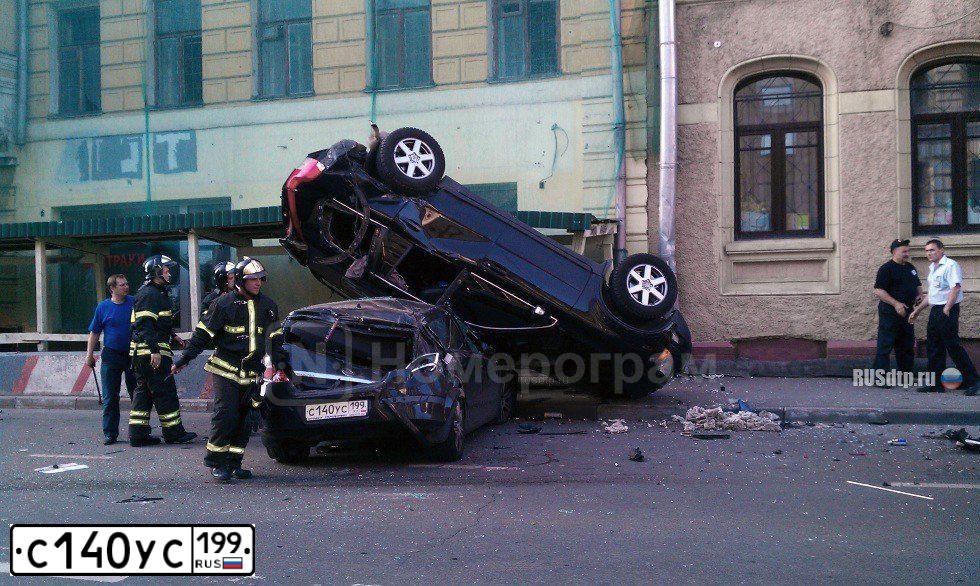 Фото автомобиля SUBARU LEGACY, 2003 — госномер К140ЕС199. Цвет: СВЕТЛО-СЕРЫЙ
