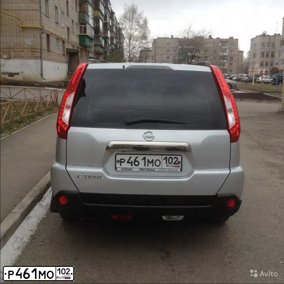 Фото автомобиля NISSAN X-TRAIL, 2014 — госномер Е881ЕС18. Цвет: СЕРЕБРИСТЫЙ