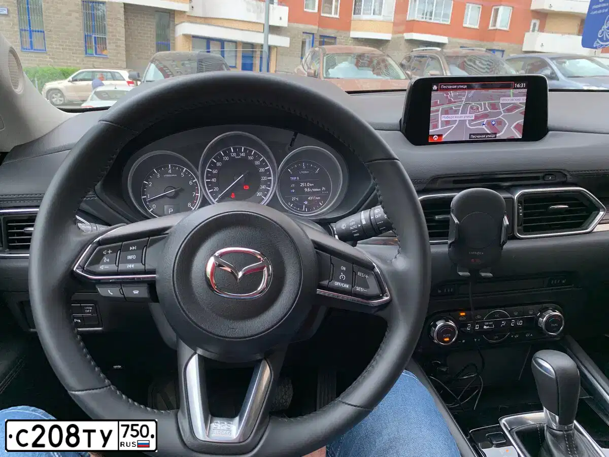 Фото автомобиля MAZDA CX-5, 2018 — госномер С208ТУ750. Цвет: ЧЕРНЫЙ