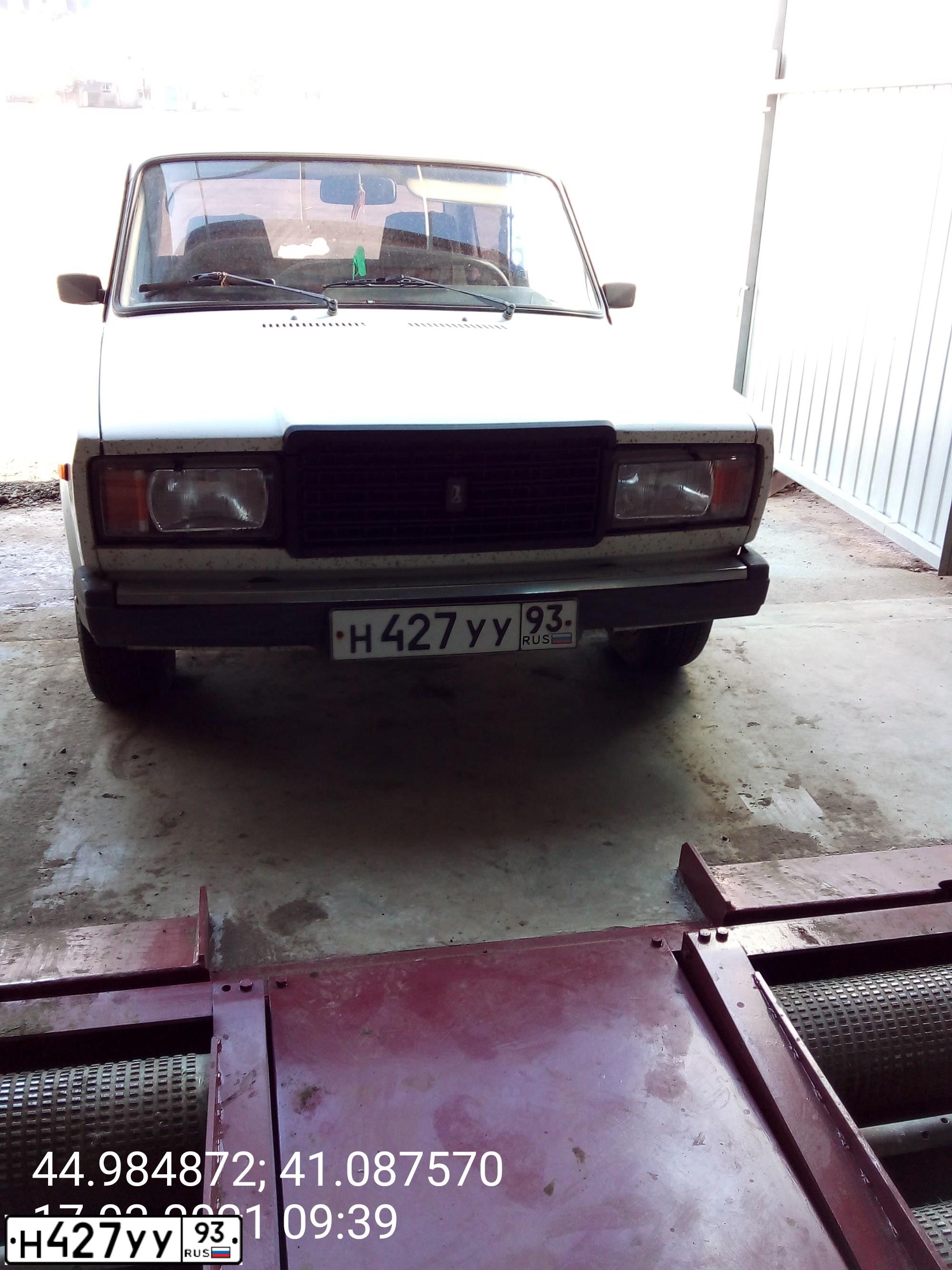 Фото автомобиля LADA 2107, 2004 — госномер Н427УУ93. Цвет: ЯРКО-БЕЛЫЙ