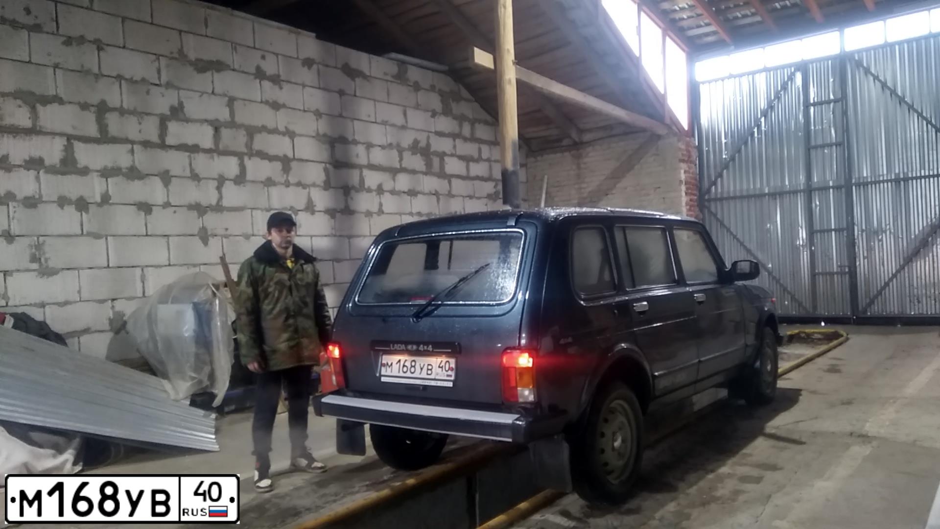 Фото автомобиля LADA 2131 NIVA, 2012 — госномер М168УВ40. Цвет: СЕРО-СИНИЙ