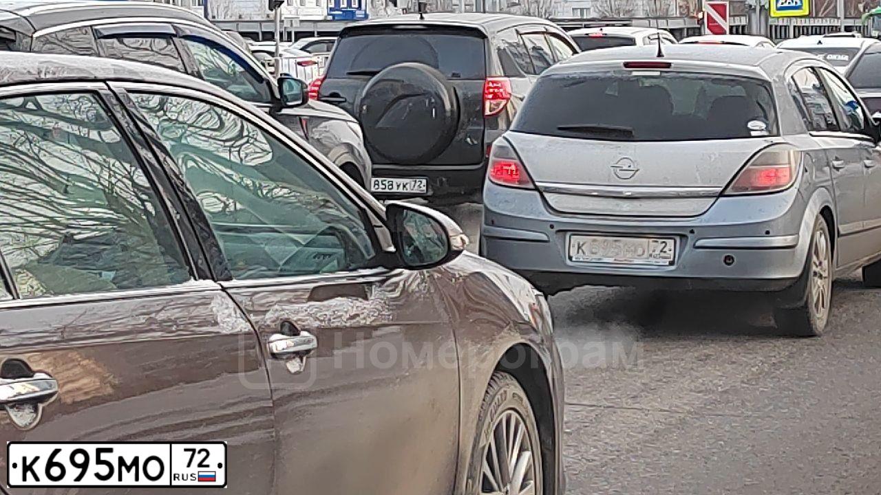 Фото автомобиля HONDA ACCORD, 2007 — госномер В808НН72. Цвет: синий