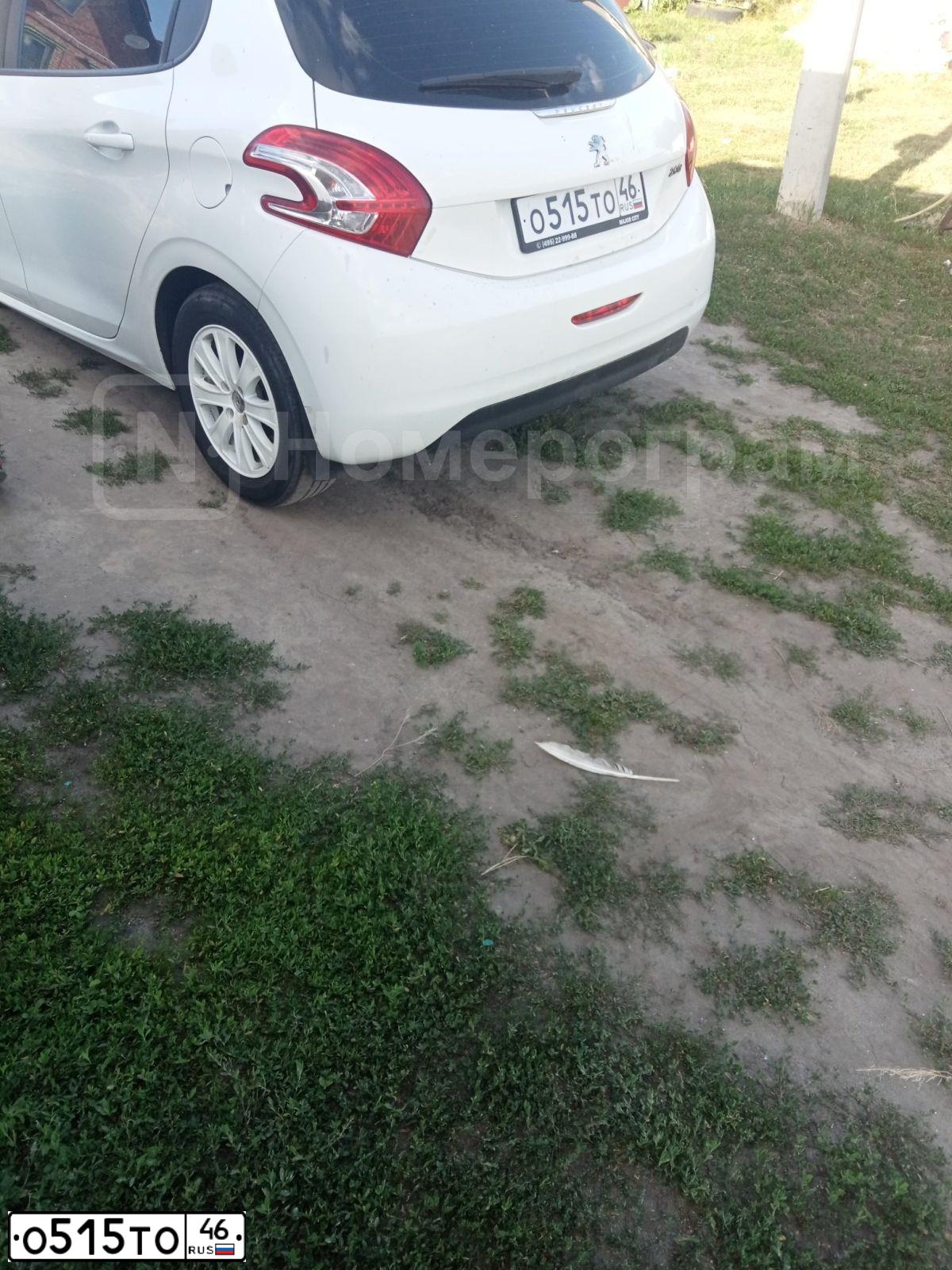 Фото автомобиля PEUGEOT 208, 2013 — госномер О515ТО46. Цвет: Белый