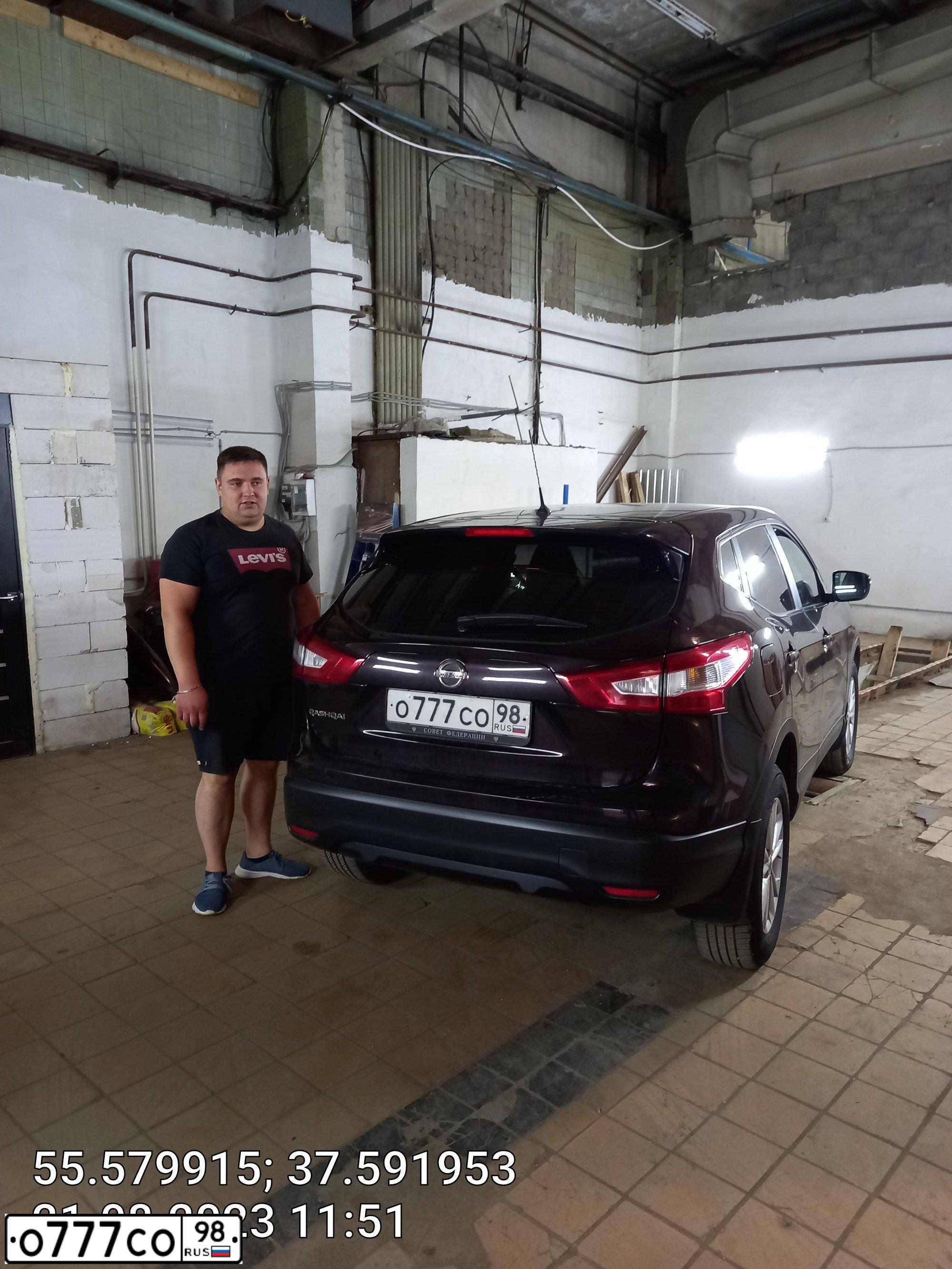 Фото автомобиля NISSAN QASHQAI, 2007 — госномер О777СО78. Цвет: СЕРЫЙ