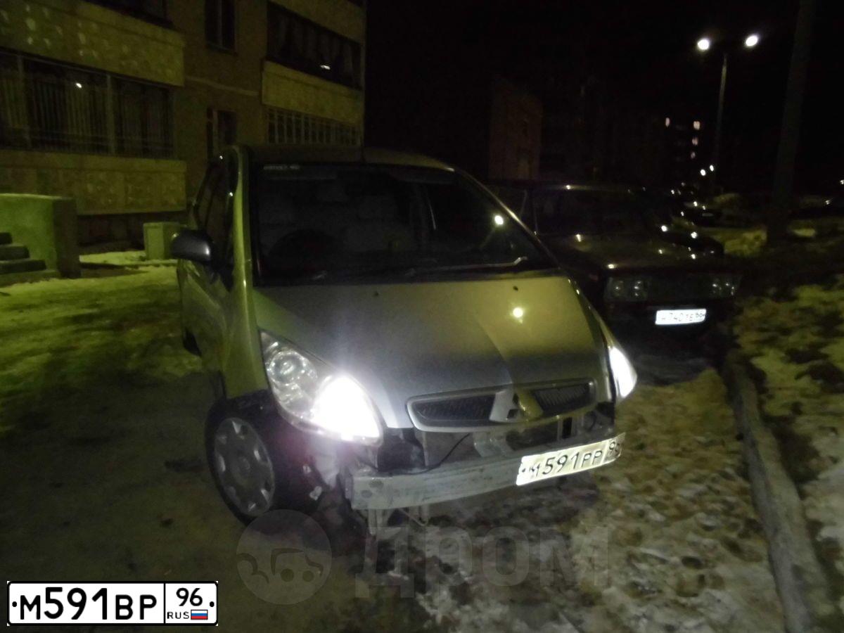 Фото автомобиля HYUNDAI GETZ, 2004 — госномер Т745МС66. Цвет: СЕРЕБРИСТЫЙ