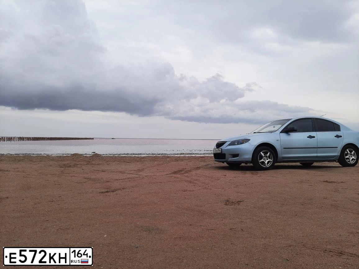 Фото автомобиля MAZDA 3, 2006 — госномер М147ЕО164. Цвет: СЕРЕБРИСТО-ГОЛУБОЙ