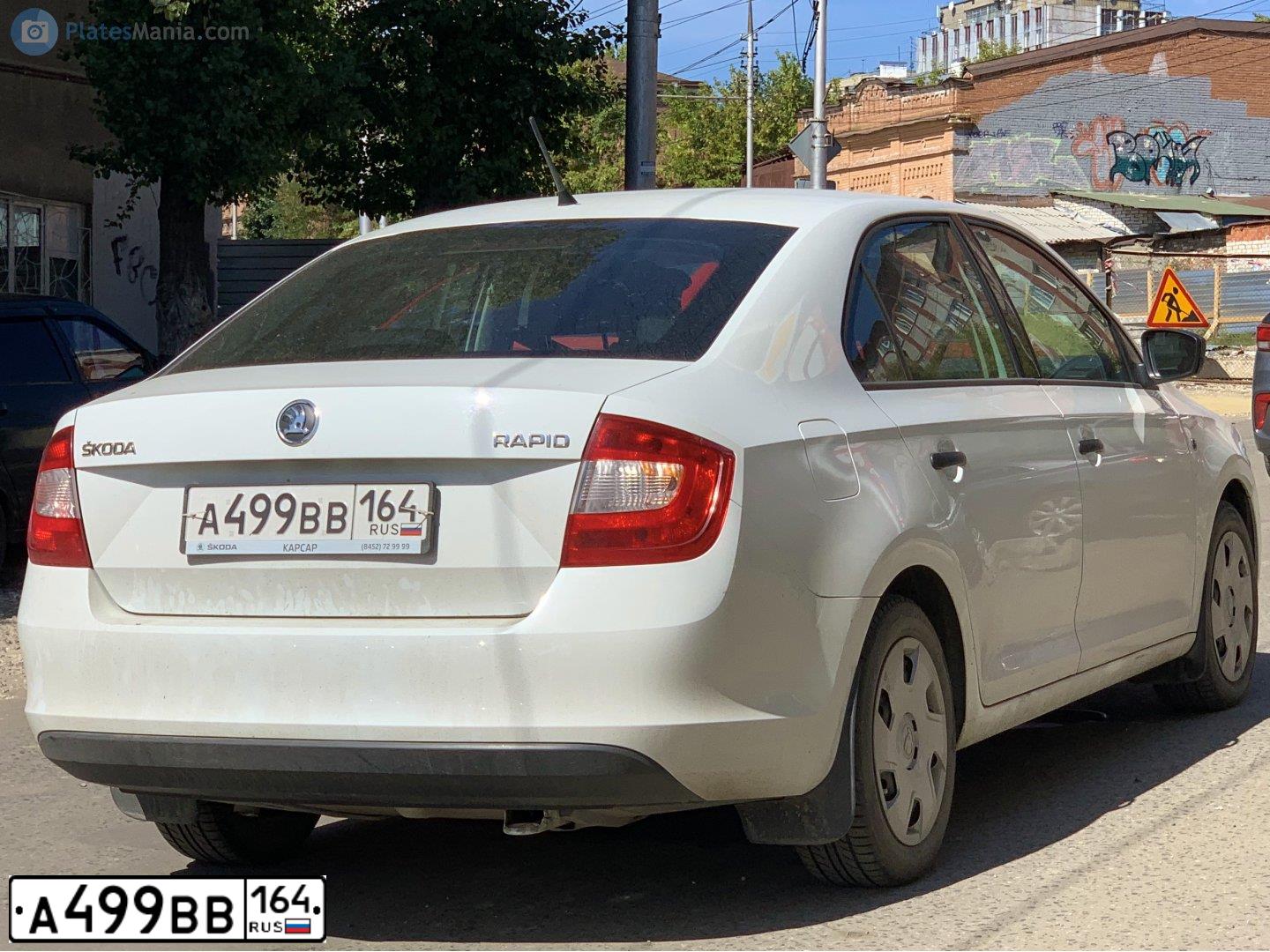 Фото автомобиля SKODA RAPID, 2014 — госномер А499ВВ164. Цвет: БЕЛЫЙ