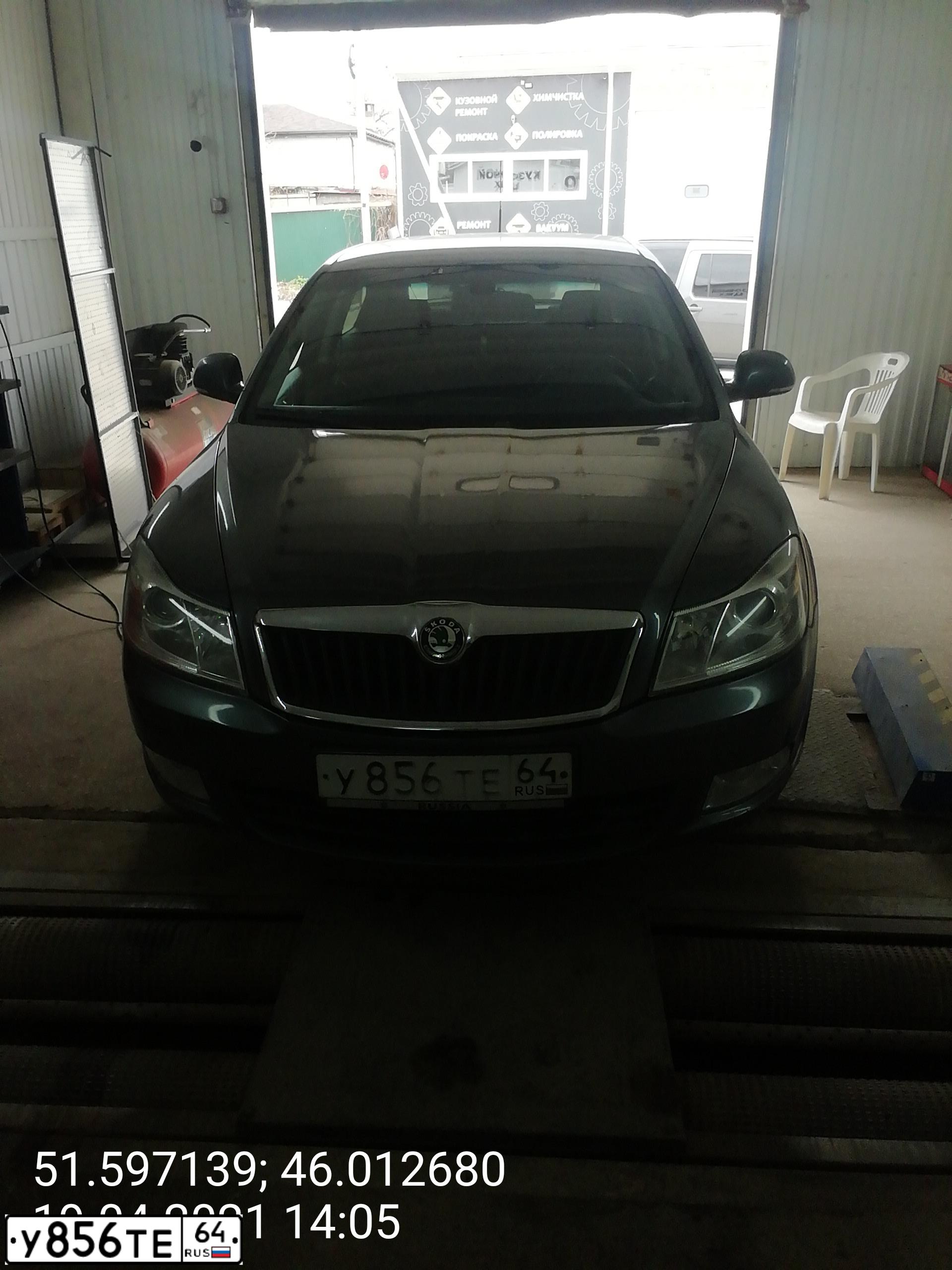 Фото автомобиля SKODA OCTAVIA, 2010 — госномер А993КМ190. Цвет: ТЕМНО СЕРЫЙ
