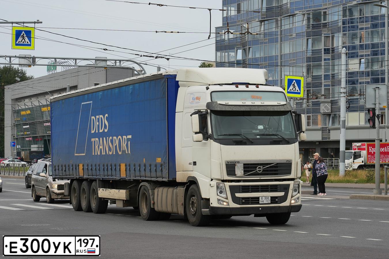 Фото автомобиля VOLVO SERIE FH /4X2/, 2011 — госномер Е300УК197. Цвет: Белый