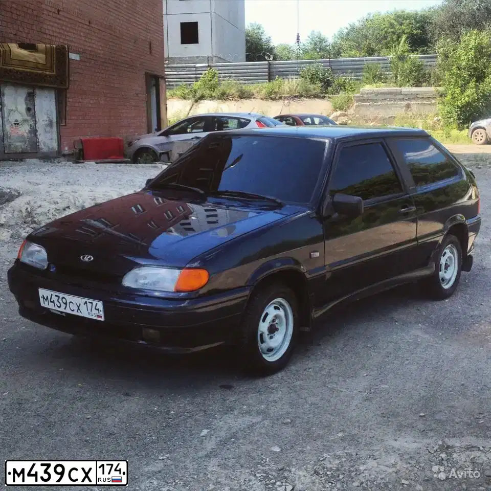 Фото автомобиля LADA 2113 SAMARA, 2006 — госномер М439СХ174. Цвет: ГРАФИТОВЫЙ МЕТАЛИК