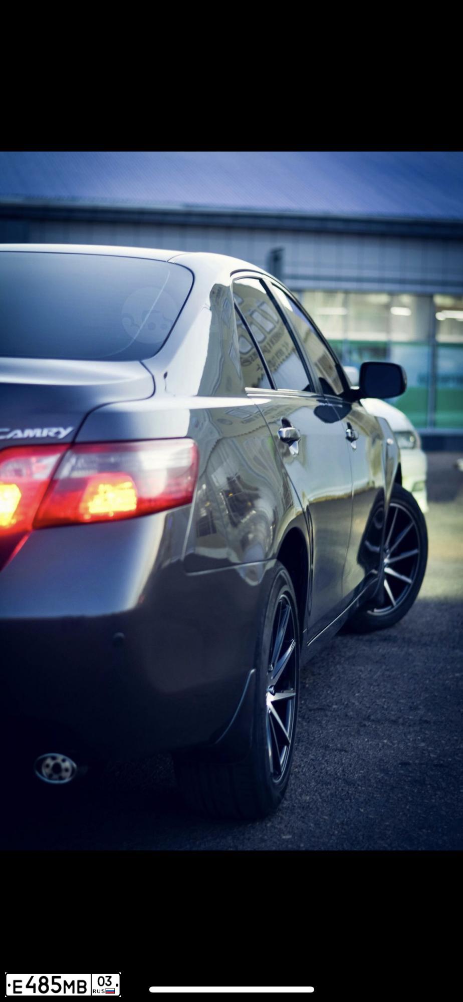 Фото автомобиля TOYOTA CAMRY, 2007 — госномер М080МУ14. Цвет: СЕРЫЙ