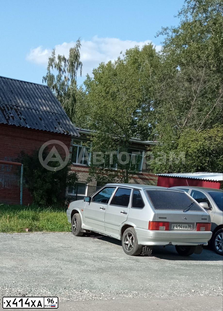 Фото автомобиля LADA 2109 SAMARA, 2004 — госномер Х414АХ96. Цвет: СВЕТЛО-СЕРЫЙ