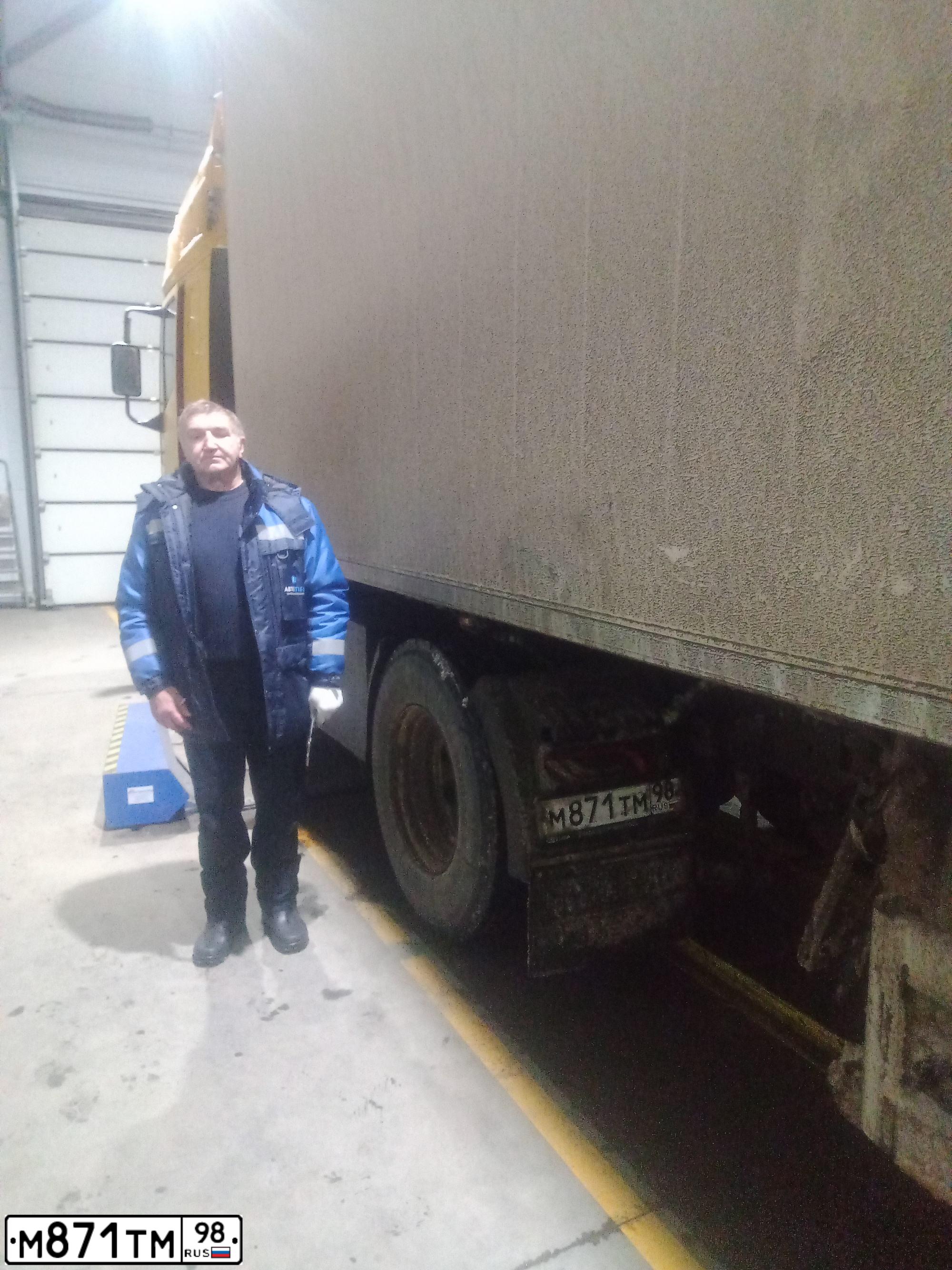 Фото автомобиля IVECO EUROSTAR, 2001 — госномер М871ТМ98. Цвет: ЖЕЛТЫЙ